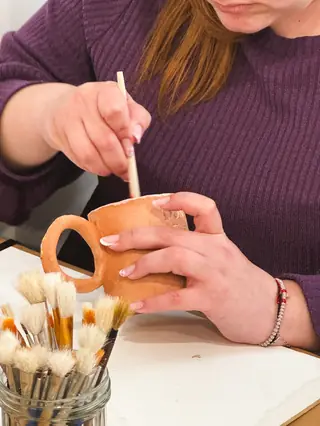 Pictură pe cană de ceramică